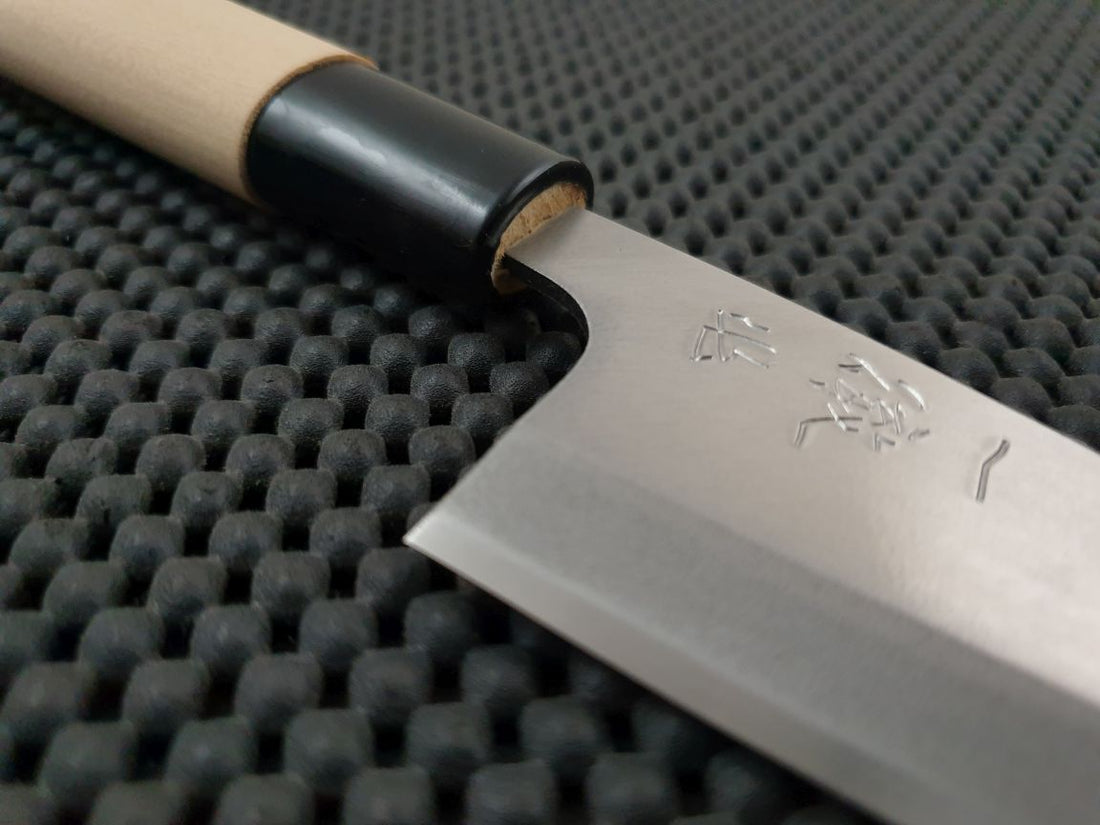 Ajikiri Ko Deba Knife