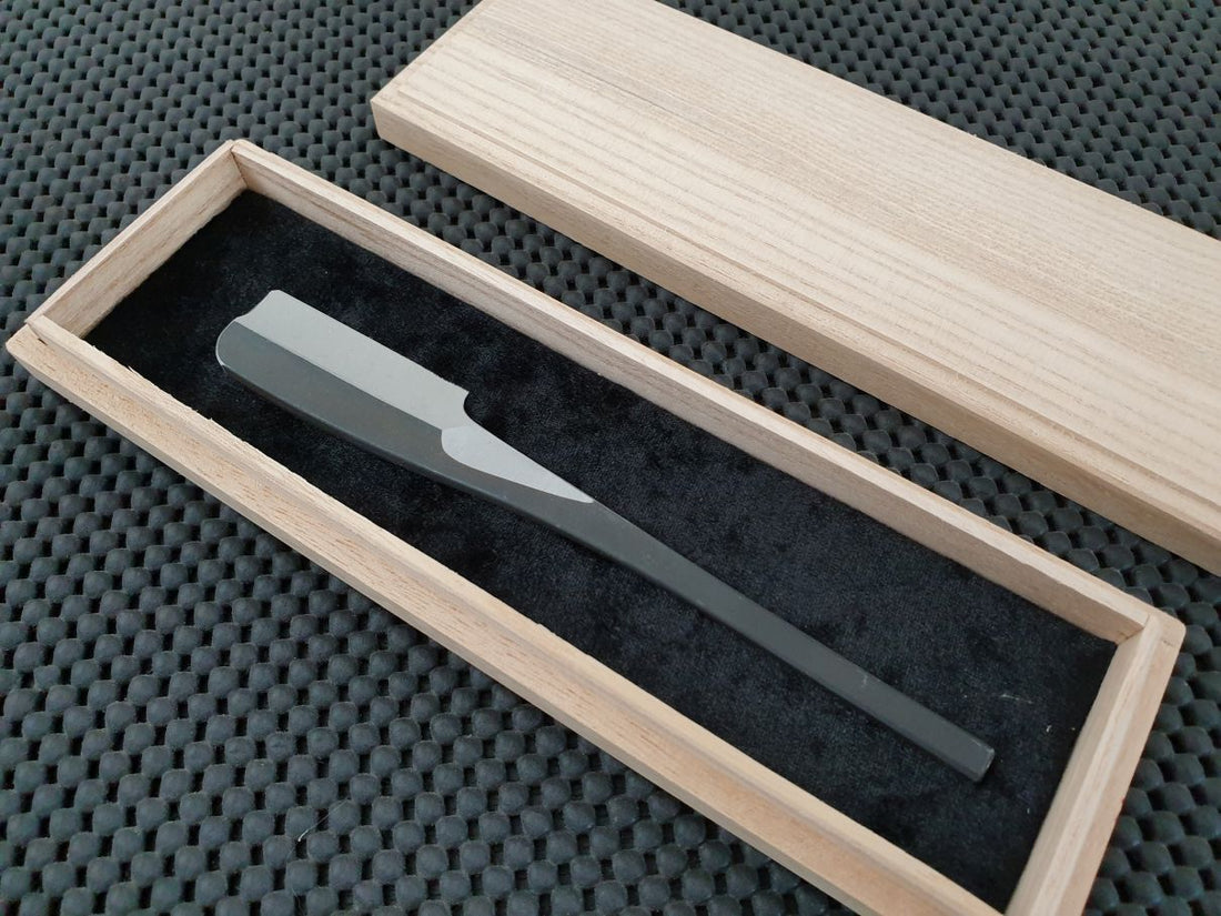 Iwasaki Kamisori Japanese Straight Razor