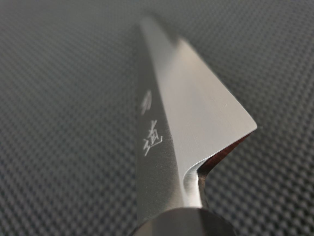 HADO Ginsan Yanagiba Knife Slicing Sashimi