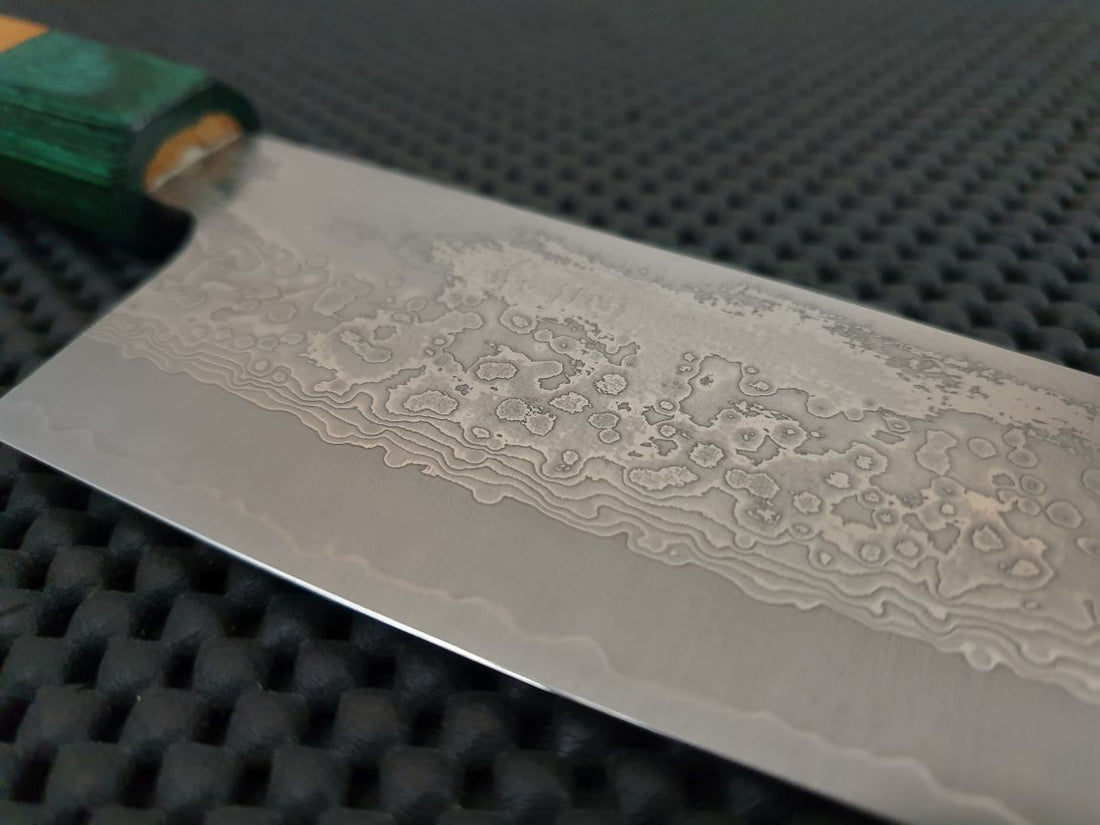 Kurosaki Damascus Santoku Knife