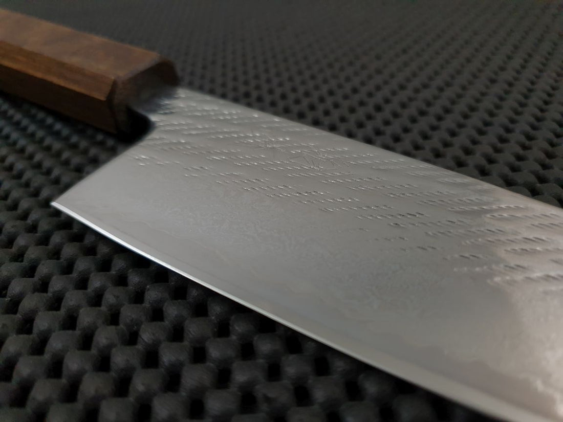 OUL Ginsan Nawame Santoku KNife