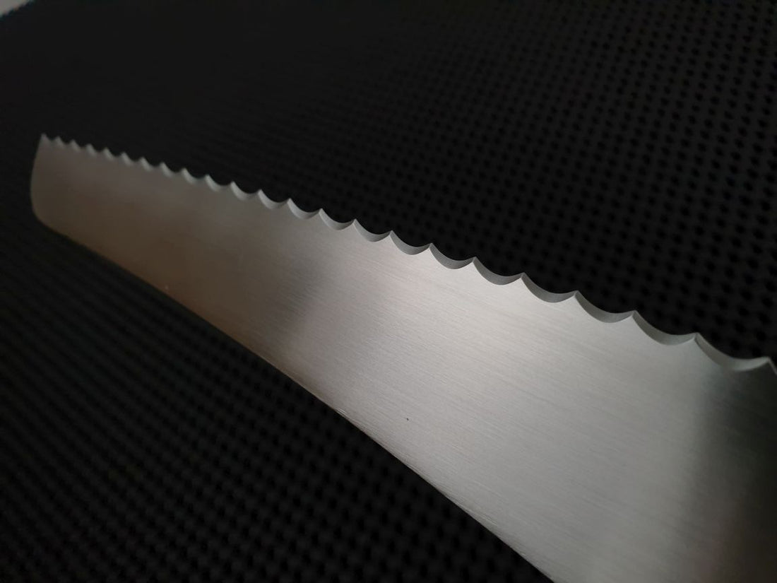 Nisaku Bread Knife