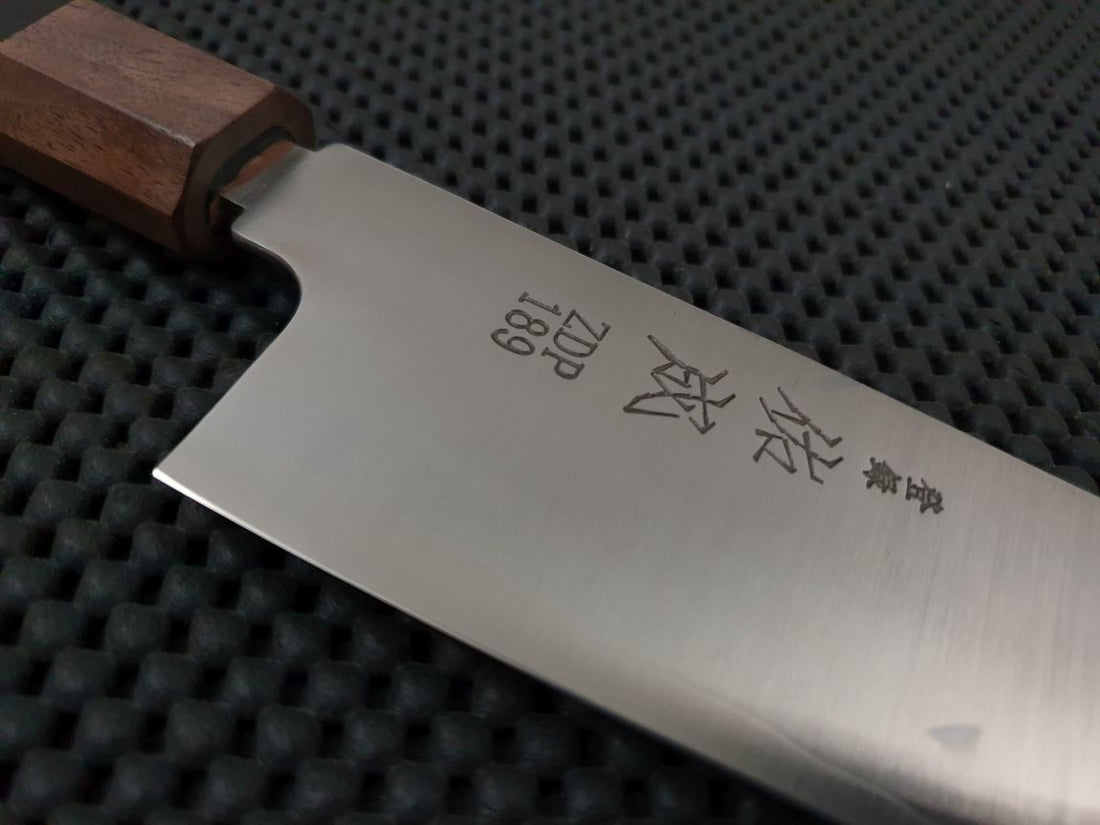 Sukenari ZDP Migaki Santoku Hocho