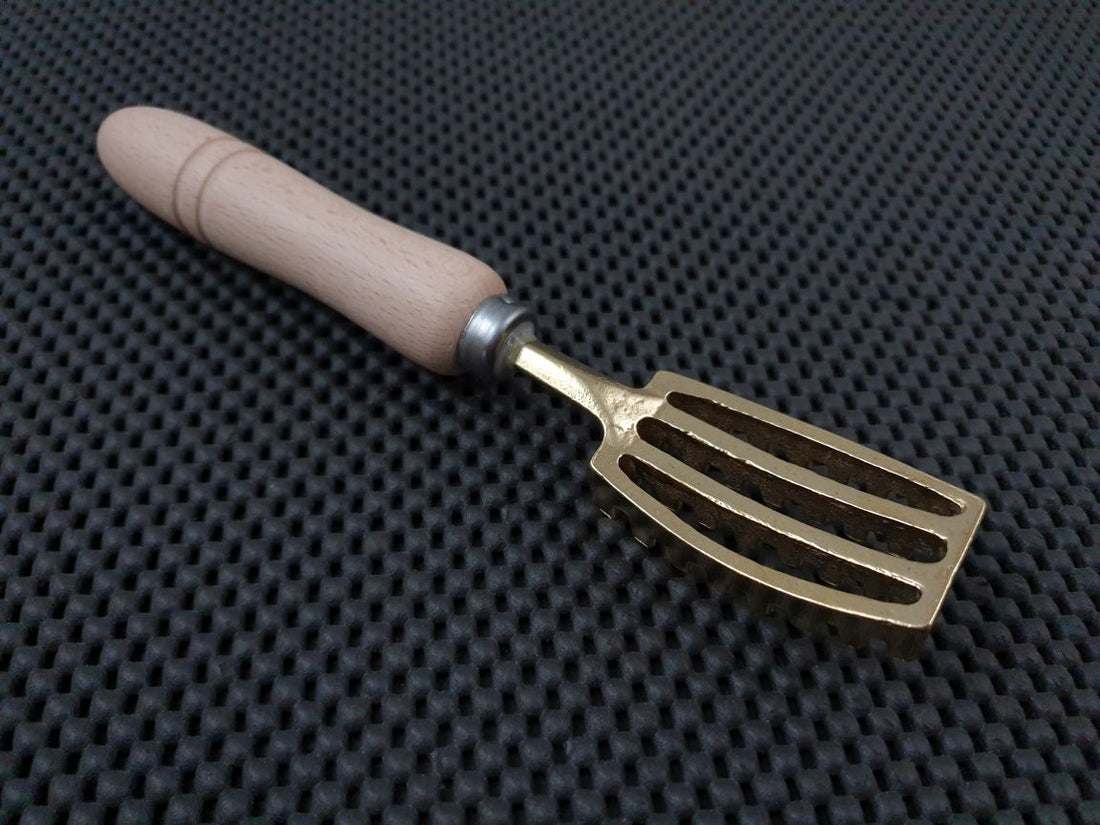 Tsuri Brass Fish Scaler