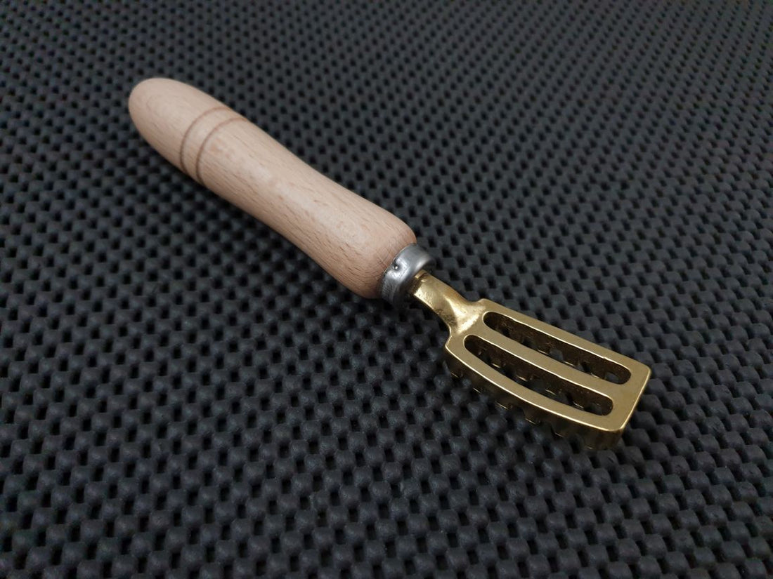Tsuri Brass Fish Scaler
